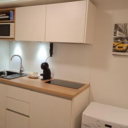 Dreams Pojisan アパート *